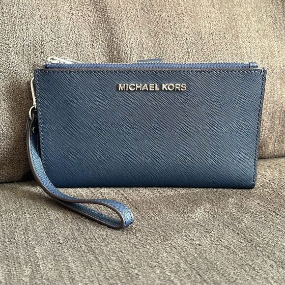 Michael Kors Jet Set Travel cross grain leather wristlet phone wallet navy - Picture 1 of 12